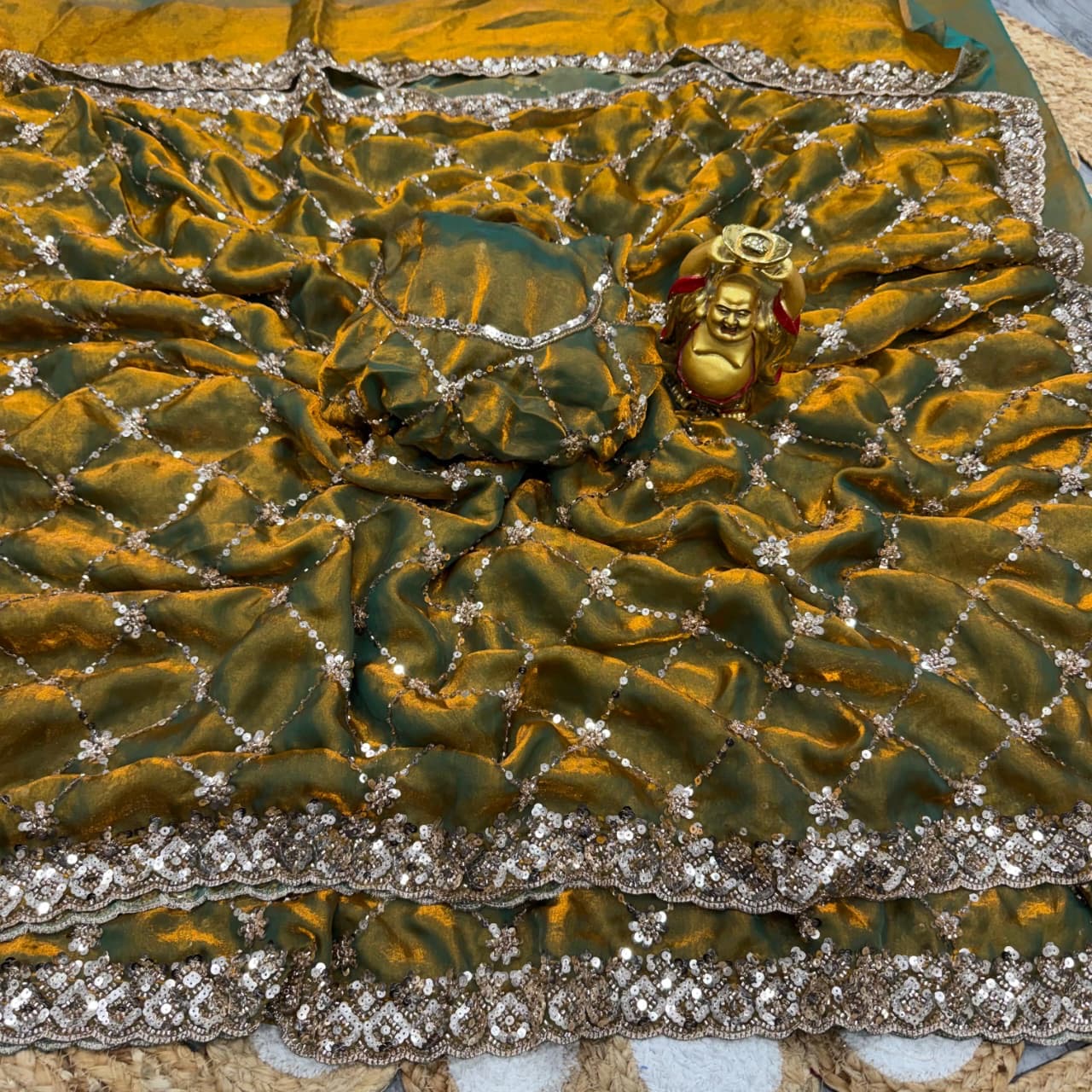 Madhu saree