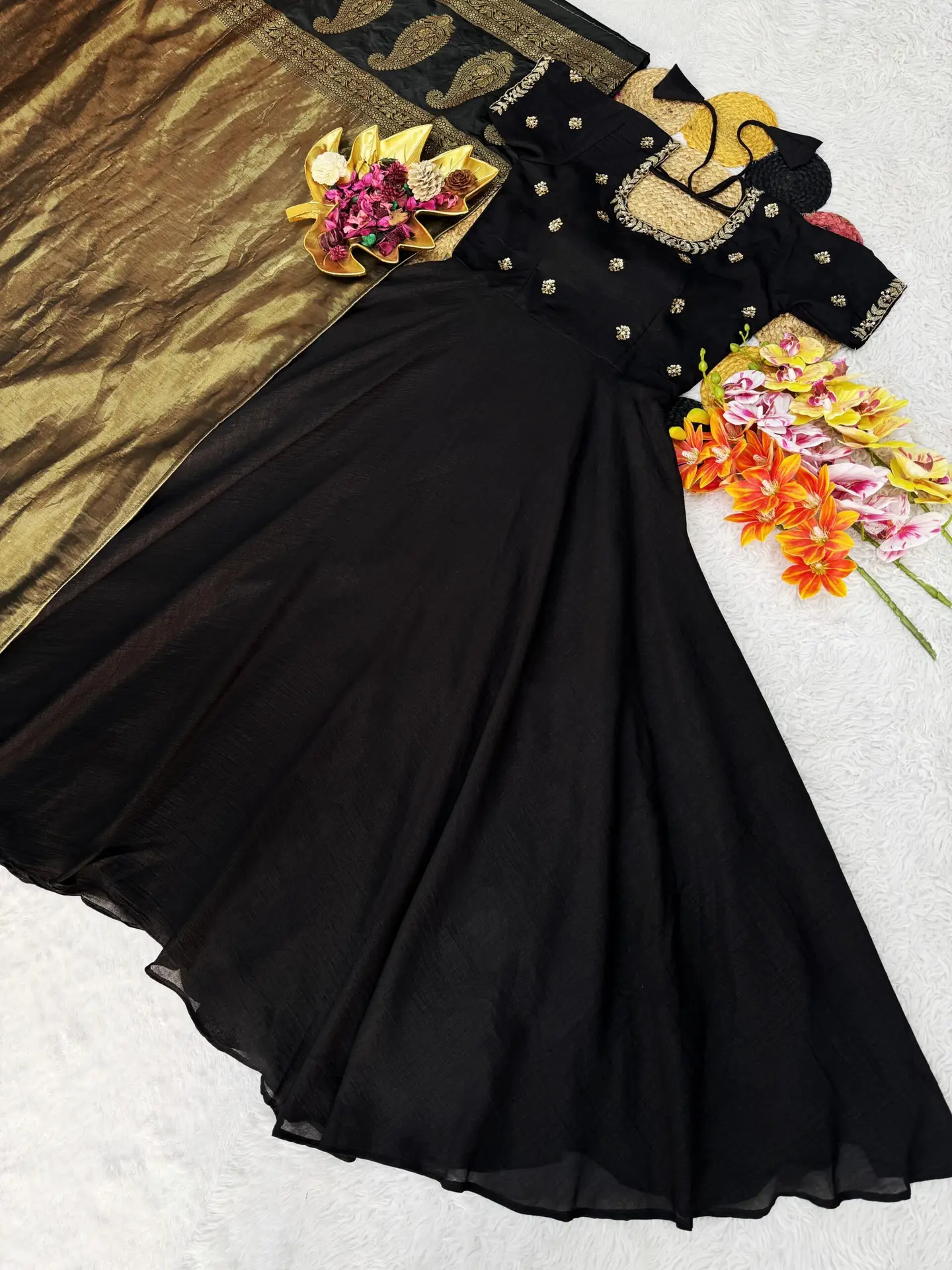 Thanu Gown