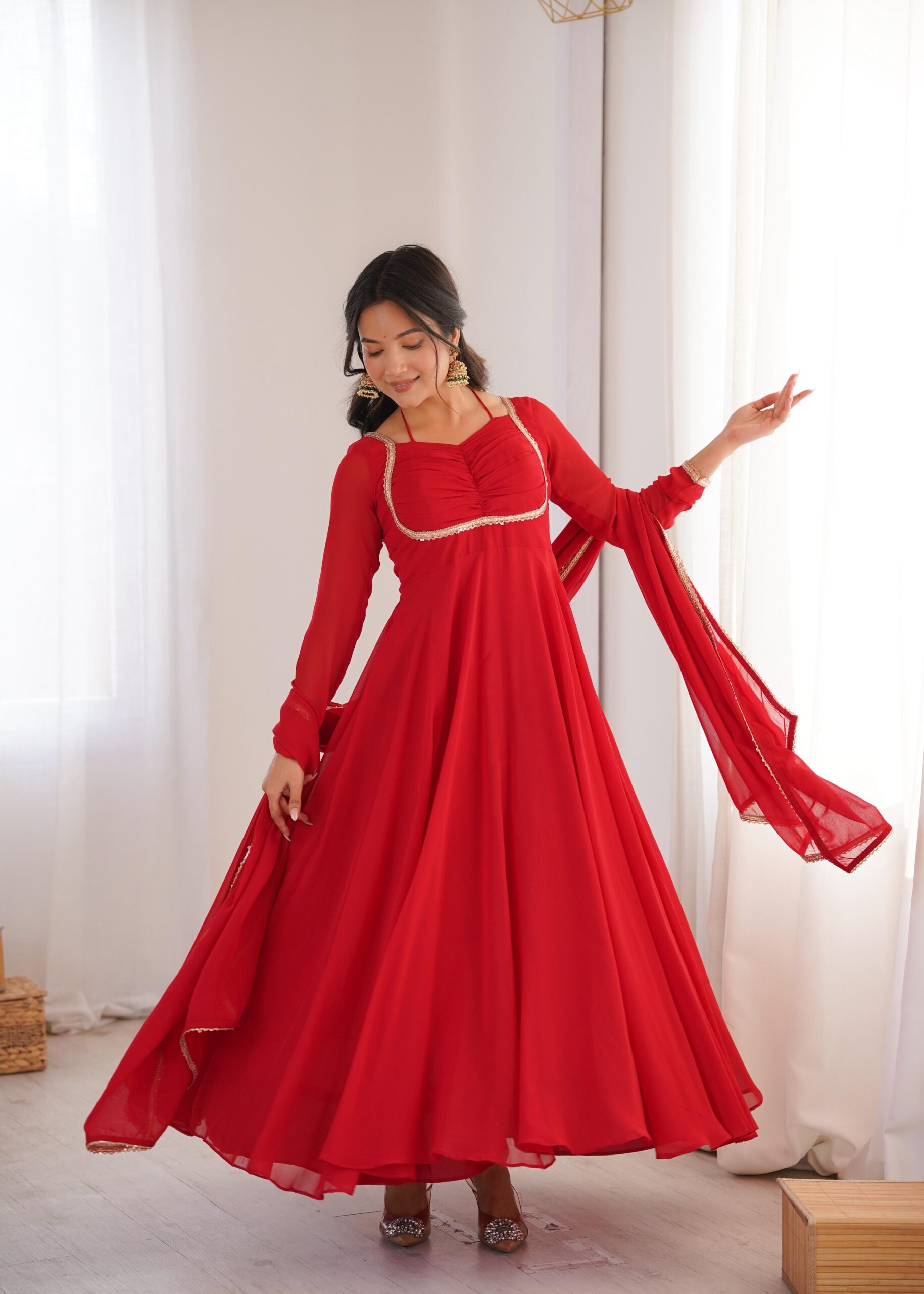 Neelothii Anarkali