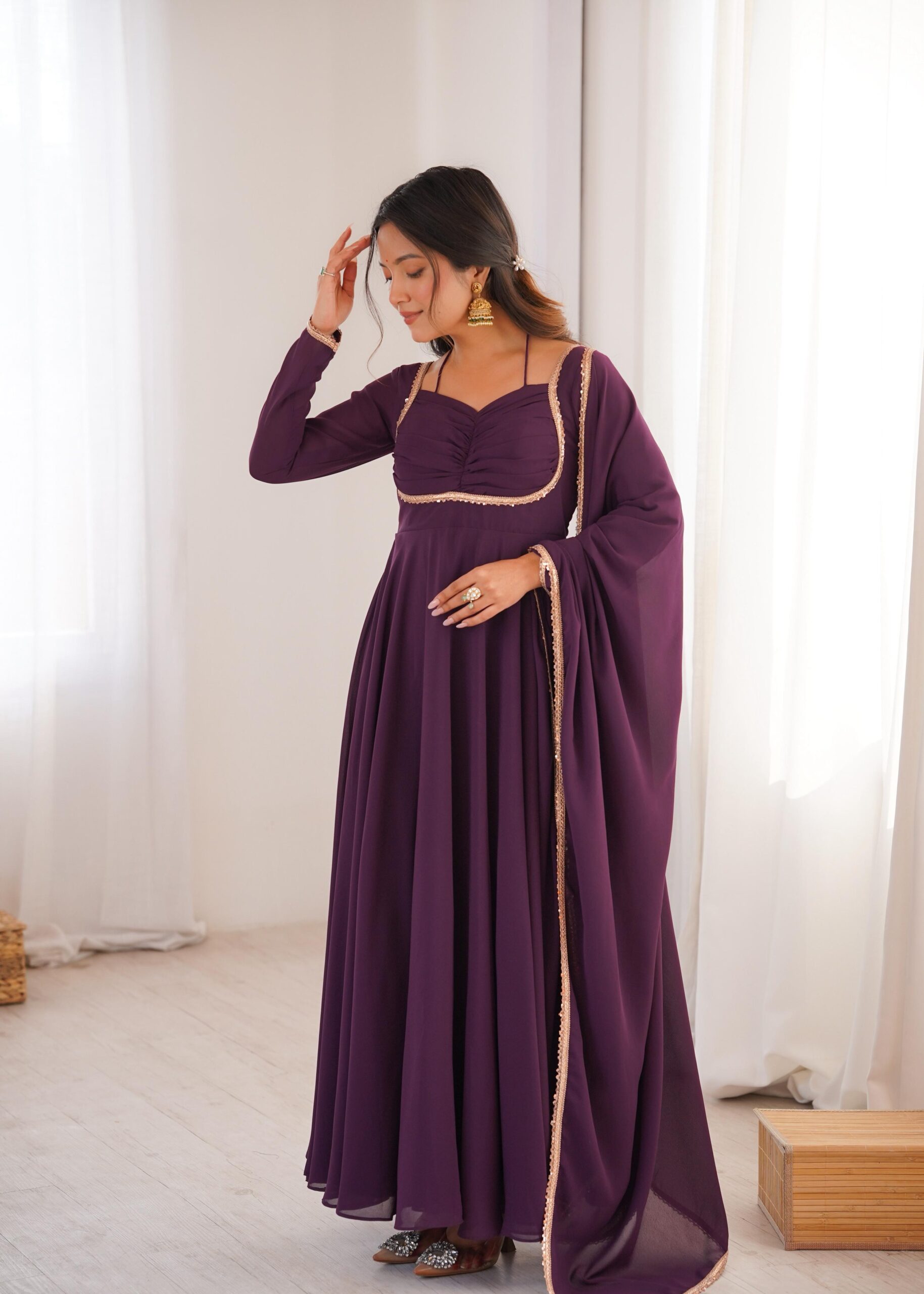 Neelothii Anarkali