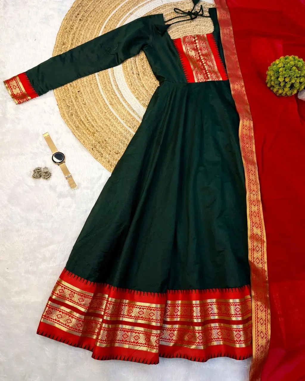 Thenmozhi Anarkali with Duppata Gown